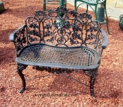 Oakleaf Loveseat